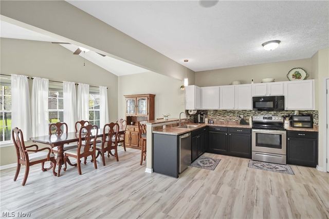 38479 Foxglen Avenue, Avon, OH 44011