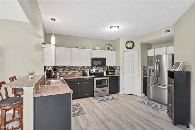 38479 Foxglen Avenue, Avon, OH 44011