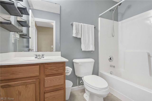 38479 Foxglen Avenue, Avon, OH 44011