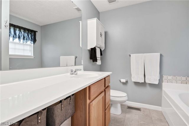 38479 Foxglen Avenue, Avon, OH 44011