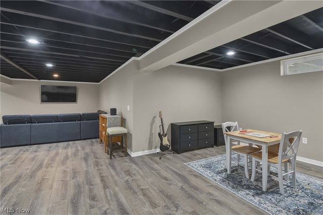 38479 Foxglen Avenue, Avon, OH 44011