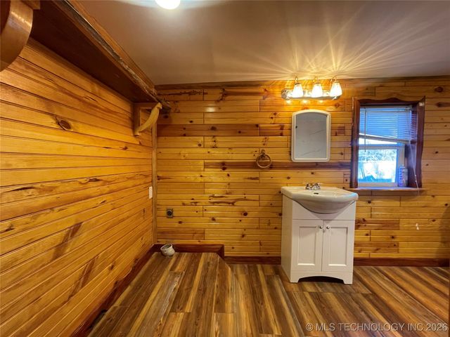 513 S State Avenue, Tahlequah, OK 74464