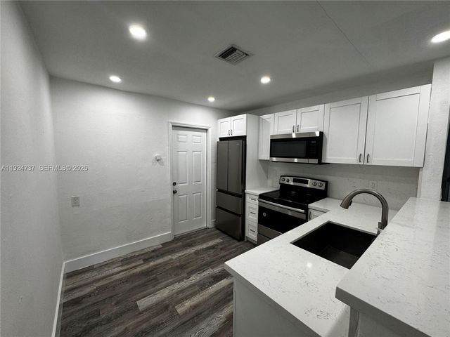 2030 Taylor St, Hollywood, FL 33020