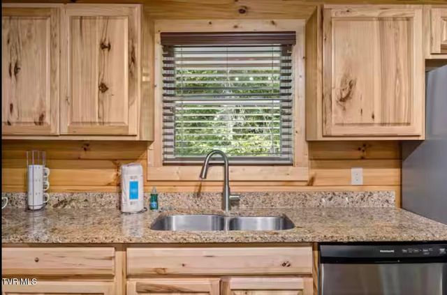 3204 Choctaw Hill Way, Pigeon Forge, TN 37863