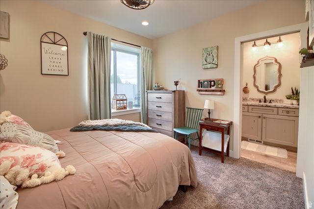 10868 S ASCOT PKWY, Sandy, UT 84092