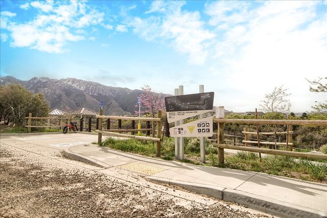 10868 S ASCOT PKWY, Sandy, UT 84092