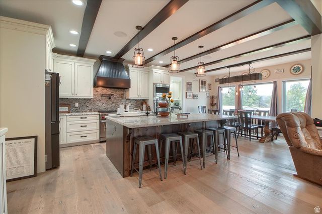 10868 S ASCOT PKWY, Sandy, UT 84092