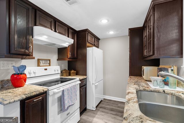 406 Northdale Court, Lawrenceville, GA 30046