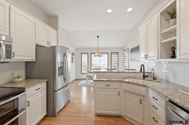 9504 S 179Th Street, Omaha, NE 68136