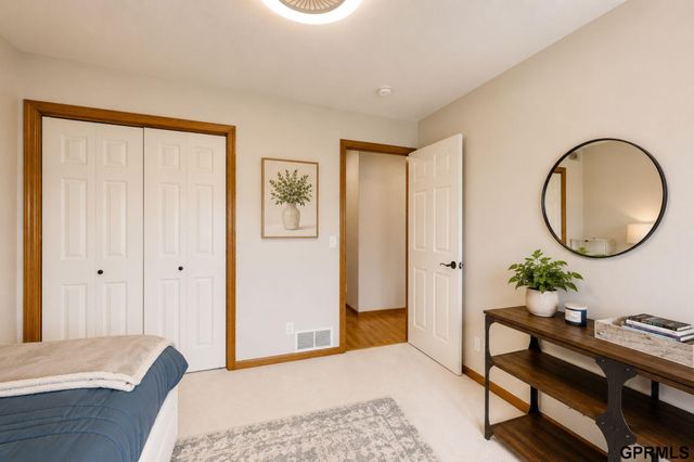 9504 S 179Th Street, Omaha, NE 68136