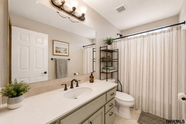 9504 S 179Th Street, Omaha, NE 68136