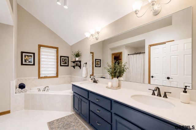 9504 S 179Th Street, Omaha, NE 68136