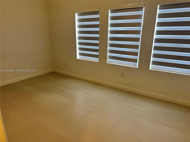 27034 SW 132nd Ct Rd, Homestead, FL 33032