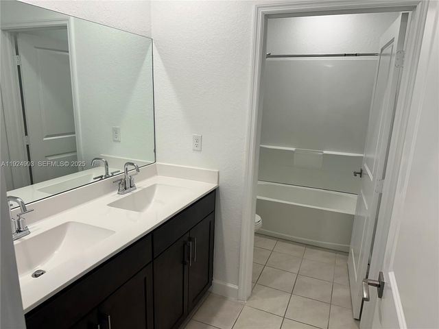 27034 SW 132nd Ct Rd, Homestead, FL 33032