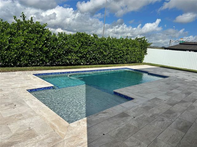 27034 SW 132nd Ct Rd, Homestead, FL 33032