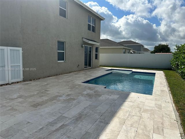 27034 SW 132nd Ct Rd, Homestead, FL 33032