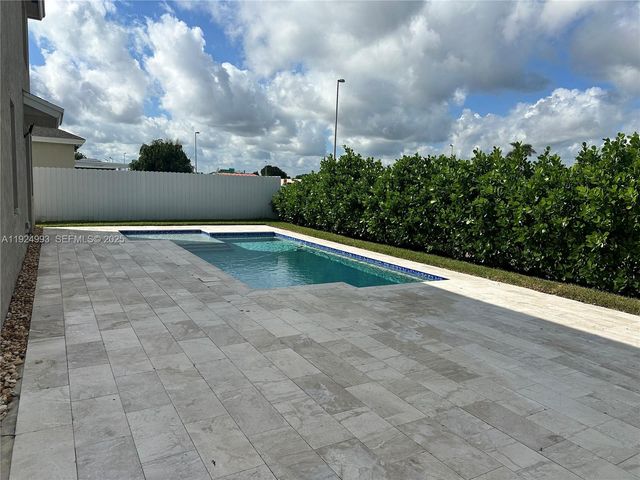 27034 SW 132nd Ct Rd, Homestead, FL 33032