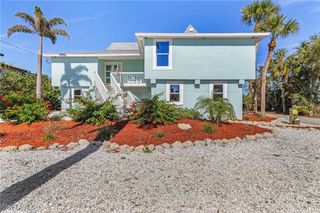 465 Lake Murex CIR, Sanibel, FL 33957