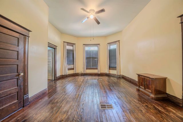 1306 E Fannin St., Marshall, TX 75670