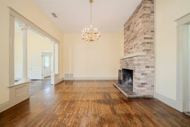 1306 E Fannin St., Marshall, TX 75670