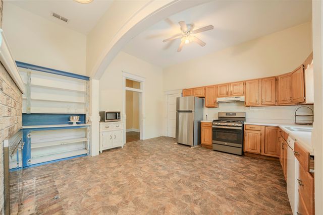 1306 E Fannin St., Marshall, TX 75670