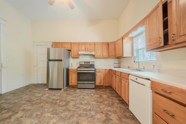 1306 E Fannin St., Marshall, TX 75670