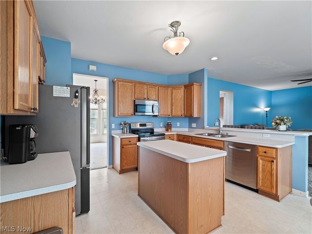 9205 King Court, Olmsted Twp, OH 44138