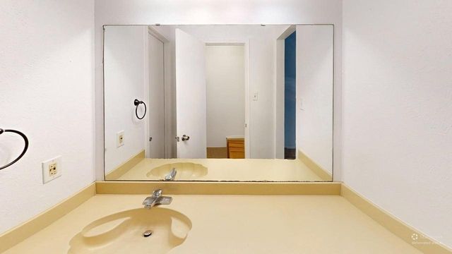 5503 Creek Valley Drive, Arlington, TX 76018