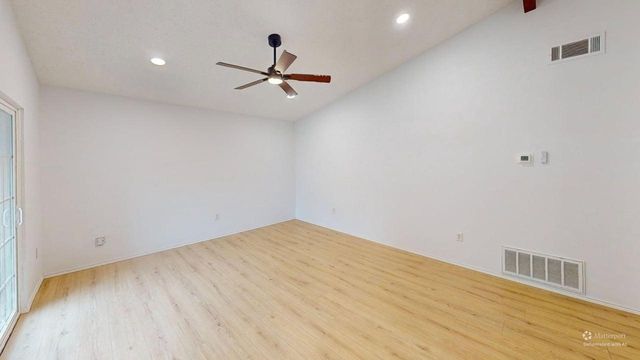 5503 Creek Valley Drive, Arlington, TX 76018