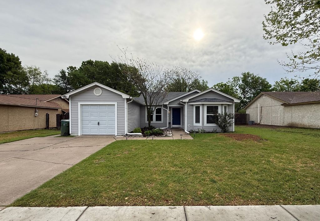 5503 Creek Valley Drive, Arlington, TX 76018