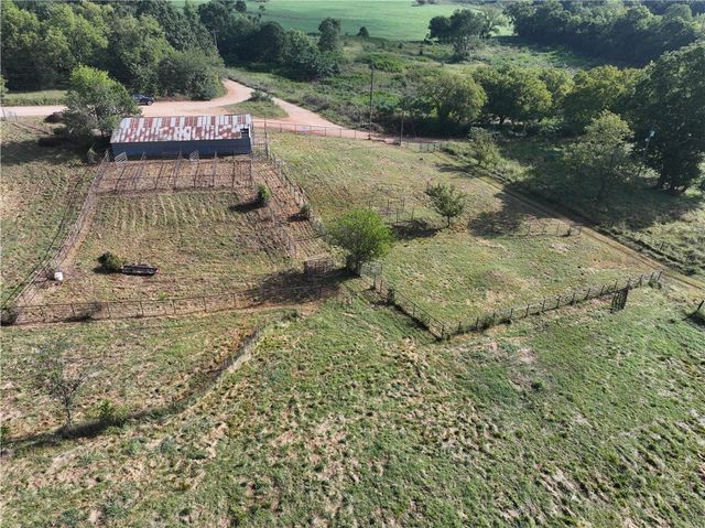 13150 S Pleasant Valley Road, Gentry, AR 72734