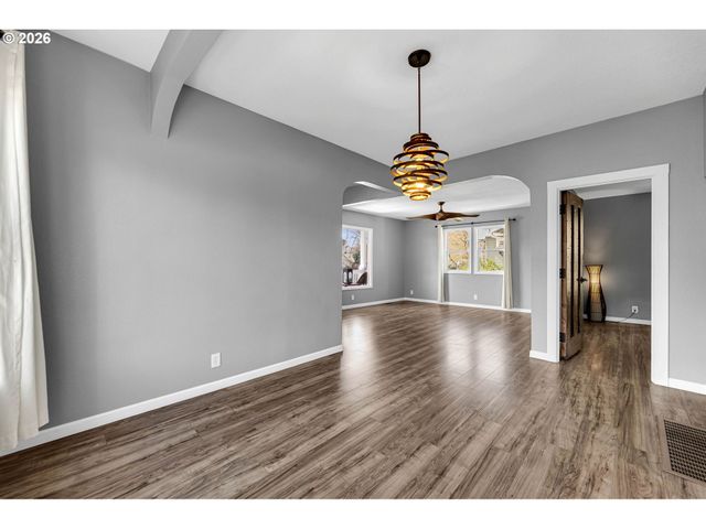 303 Nw 14TH Ave, Camas, WA 98607