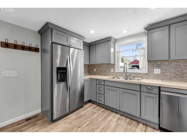 303 Nw 14TH Ave, Camas, WA 98607