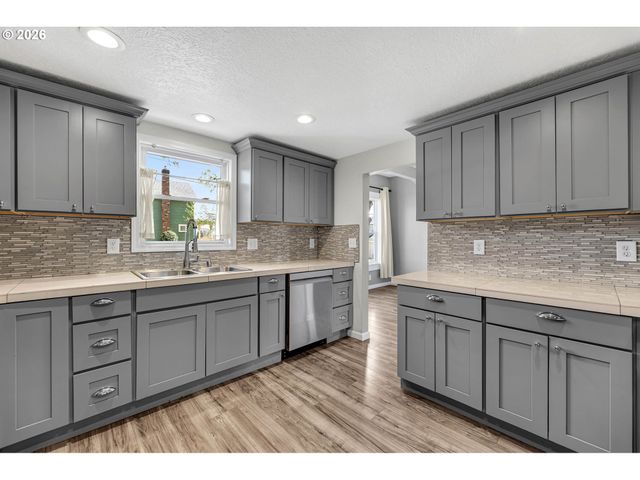 303 Nw 14TH Ave, Camas, WA 98607