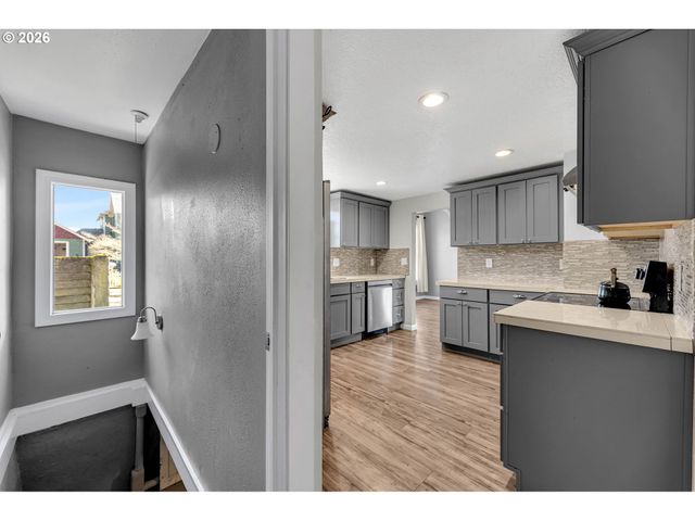 303 Nw 14TH Ave, Camas, WA 98607