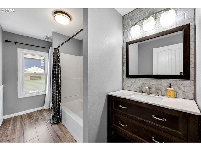 303 Nw 14TH Ave, Camas, WA 98607