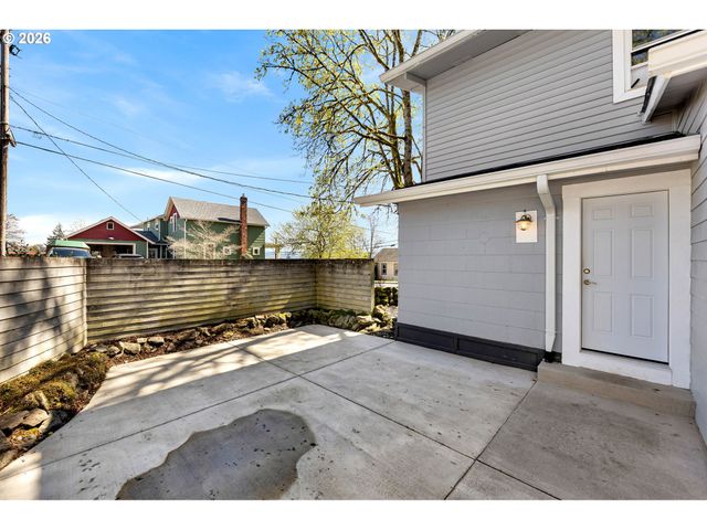 303 Nw 14TH Ave, Camas, WA 98607