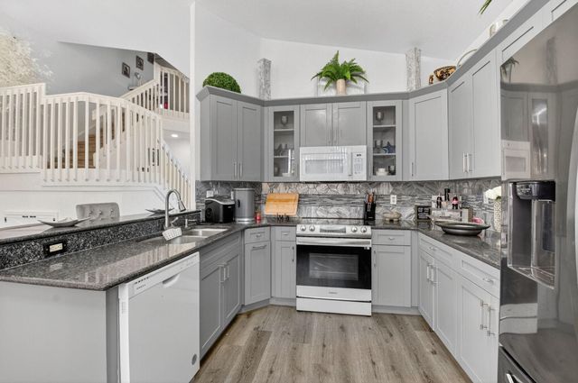 1023 Fairfax Cir, Boynton Beach, FL 33436