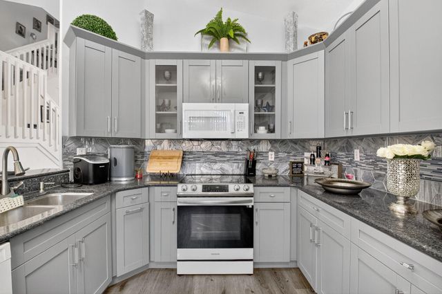 1023 Fairfax Cir, Boynton Beach, FL 33436