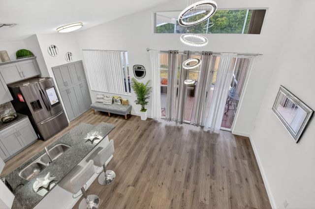 1023 Fairfax Cir, Boynton Beach, FL 33436