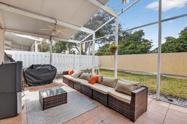 1023 Fairfax Cir, Boynton Beach, FL 33436