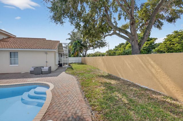 1023 Fairfax Cir, Boynton Beach, FL 33436