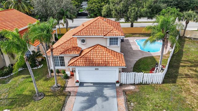 1023 Fairfax Cir, Boynton Beach, FL 33436