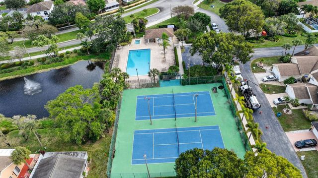 1023 Fairfax Cir, Boynton Beach, FL 33436