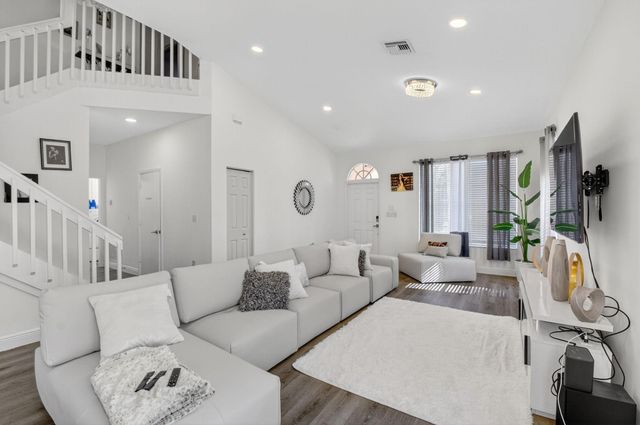 1023 Fairfax Cir, Boynton Beach, FL 33436