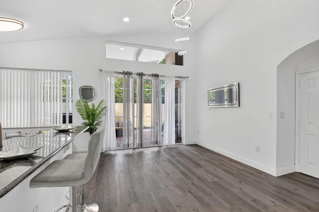 1023 Fairfax Cir, Boynton Beach, FL 33436