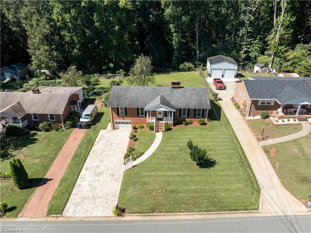 2634 Weymoth Road, Winston-salem, NC 27103