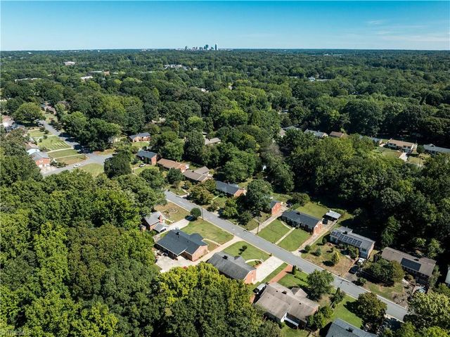 2634 Weymoth Road, Winston-salem, NC 27103