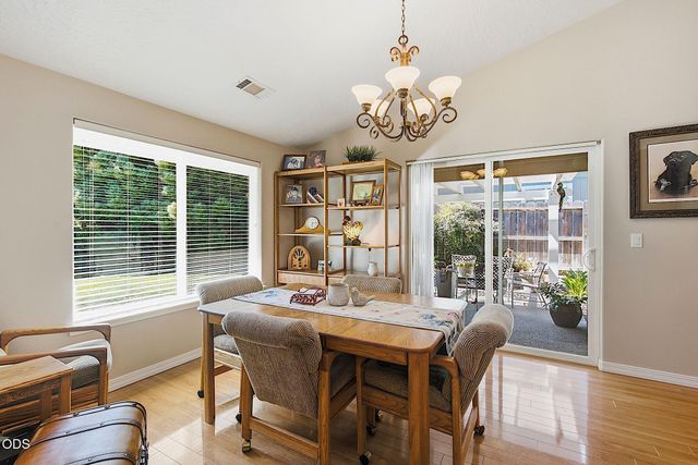 2713 SW Trinity Way, Grants Pass, OR 97527