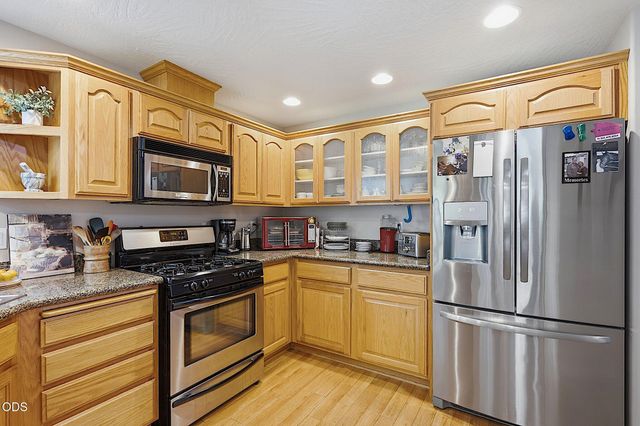 2713 SW Trinity Way, Grants Pass, OR 97527